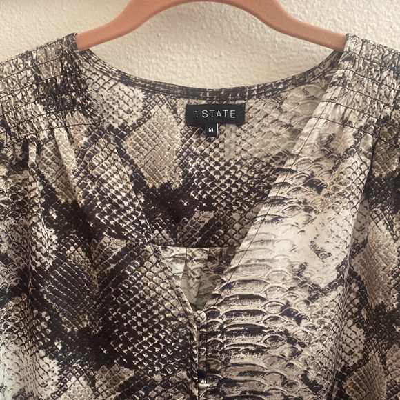 1 State Snakeskin blouse - Picture 4 of 13